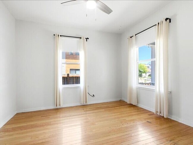 Building Photo - Salt Lake Central: large 3 bedroom, 2 bath + office