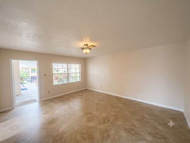 Building Photo - 1102 Elmwood St