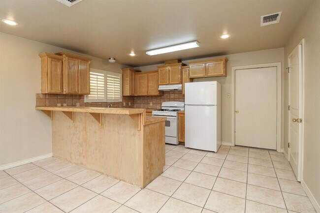 Building Photo - 430 Northstar Dr