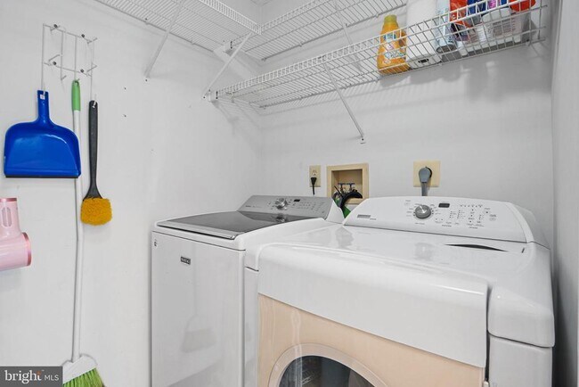 Building Photo - 699 Winding Stream Way