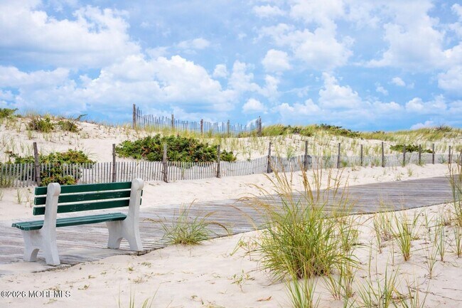 Building Photo - 13 Decatur Ave