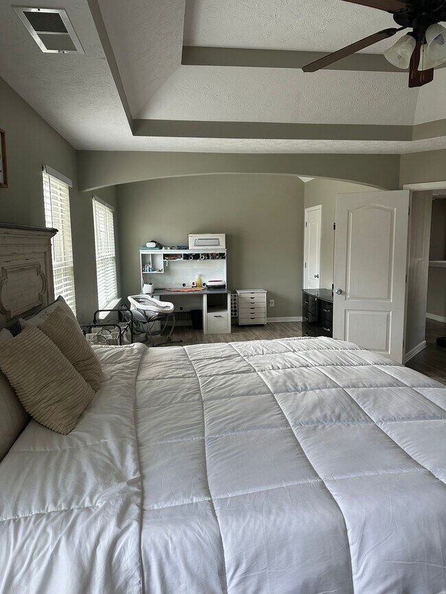 Building Photo - 26 Apache Trail