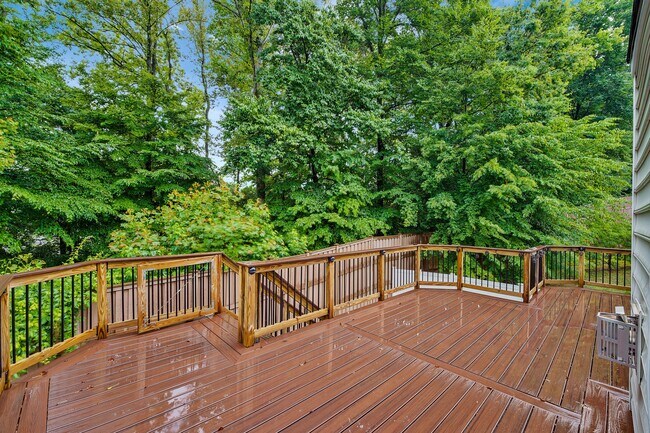 Building Photo - 3461 Eagle Ridge Dr