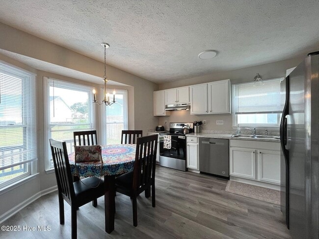 Building Photo - 5721 Randleman St