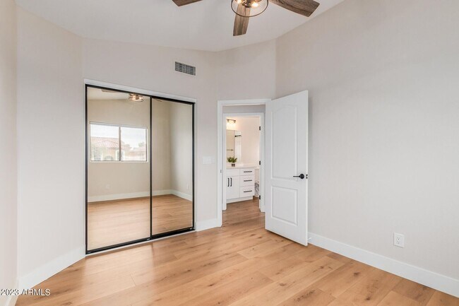 Building Photo - 4 BEDROOM 2.5 BATH 2 STORY LOVELY HOME 2,041 SQ FT SINGLE FAMILY HOME