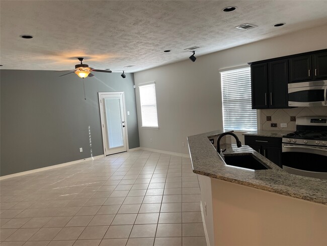 Building Photo - 2898 Torano Cir