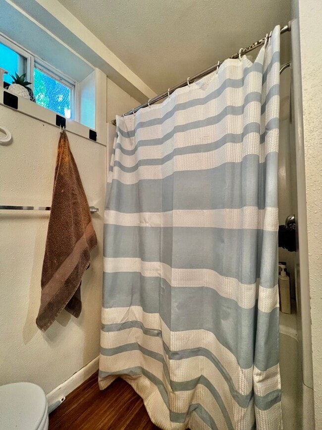 Building Photo - Spacious 5 bed, 2 bath Home in a Great Fort Collins Location!