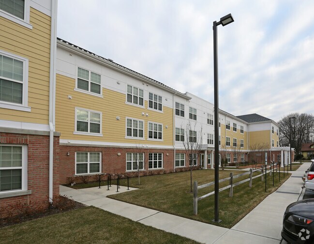 Cathedral Place Westbury, NY Apartment Finder