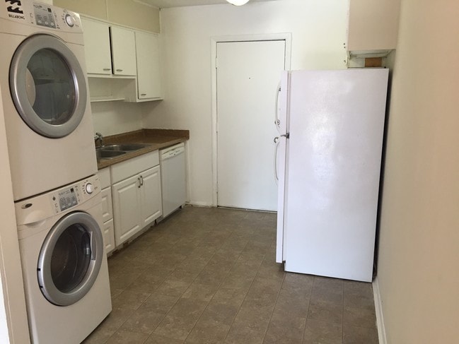 Building Photo - 756 Mimosa Blvd