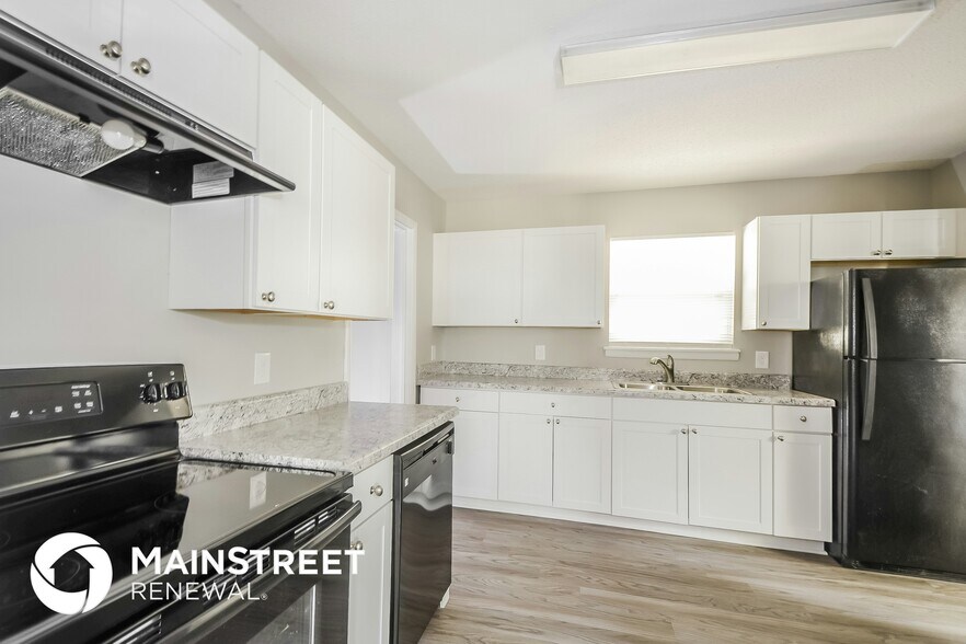 Building Photo - 2834 Micmac Dr