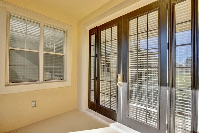 Building Photo - Spacious 4/2.5 Townhome in Gated Community in Avalon Park - Orlando