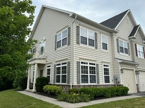 Building Photo - 214 Kintyre Ln