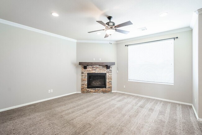 Building Photo - 6969 King Ranch Rd