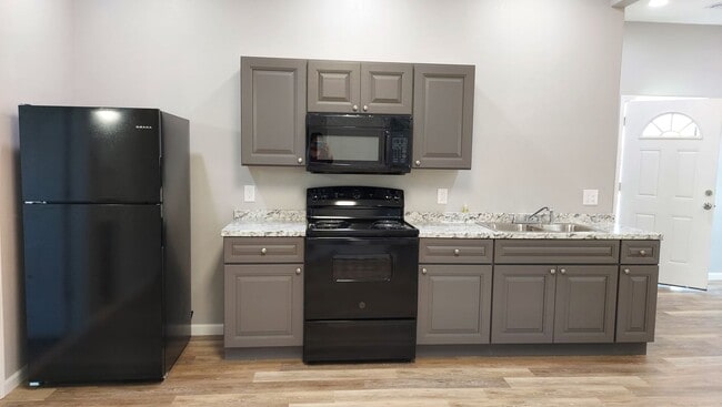 Building Photo - COMING SOON!!! GORGEOUS 3br home!