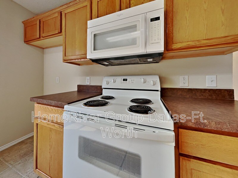 Building Photo - 9916 George Bush Dr