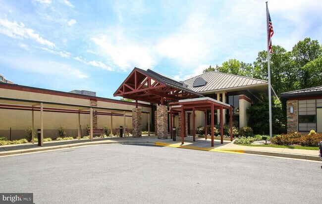 Building Photo - 3215 S Leisure World Blvd