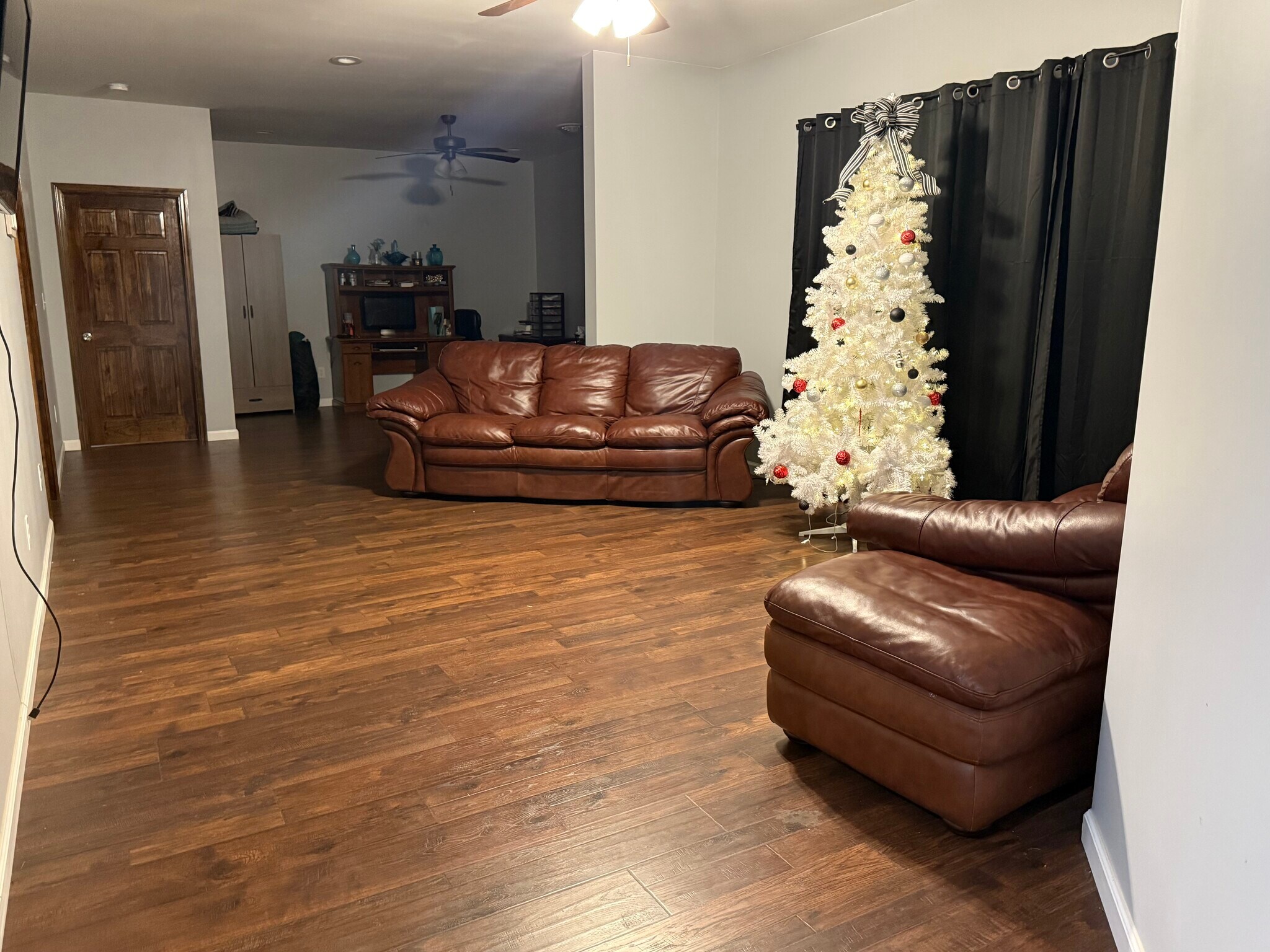 Building Photo - 439 Chloe Rd