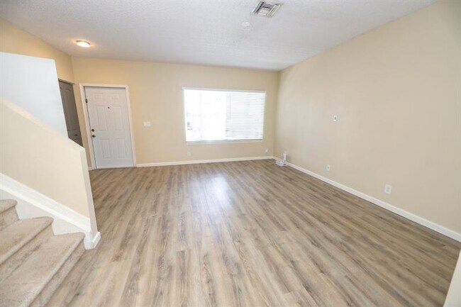 Building Photo - 6006 Plum Isle Way