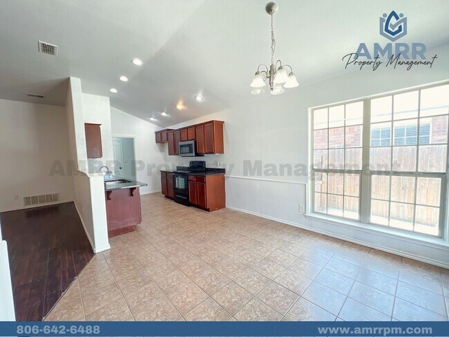 Building Photo - Charming 3 bed 2 bath home