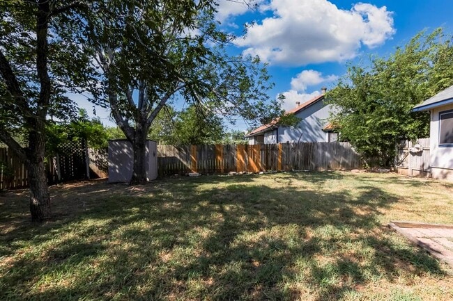 Building Photo - 6415 Jennings Dr
