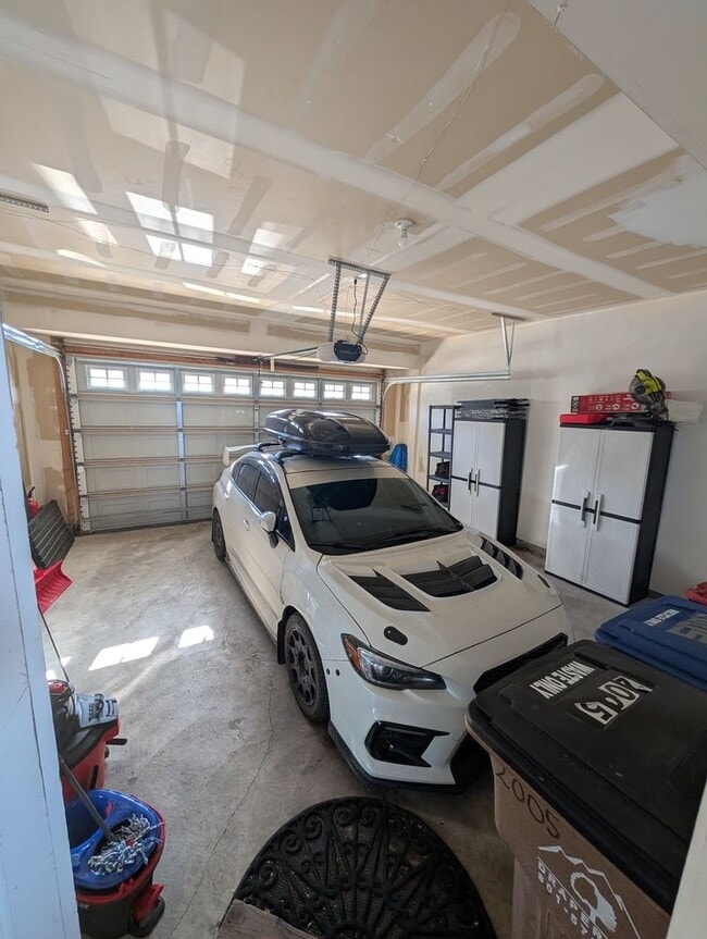 Building Photo - March Rent Free - Beautiful 3 Bedroom Condo for Rent in Draper