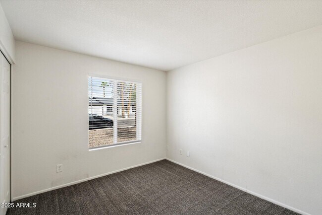 Building Photo - 3227 E Helena Dr