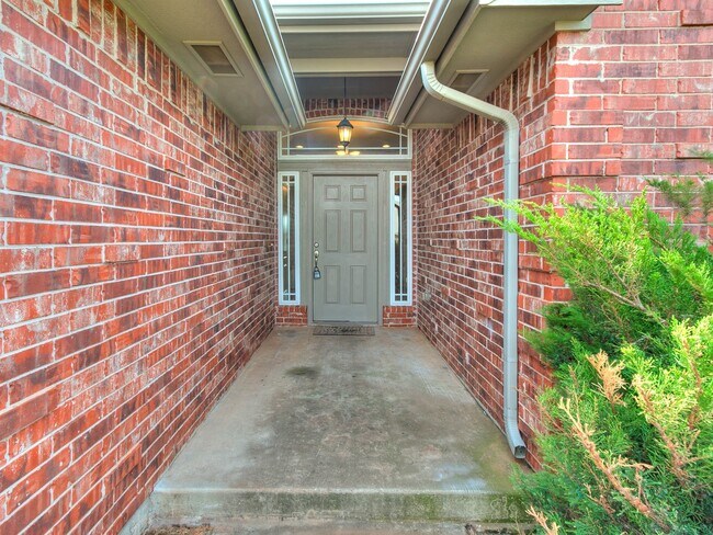 Building Photo - 2724 Busheywood Dr