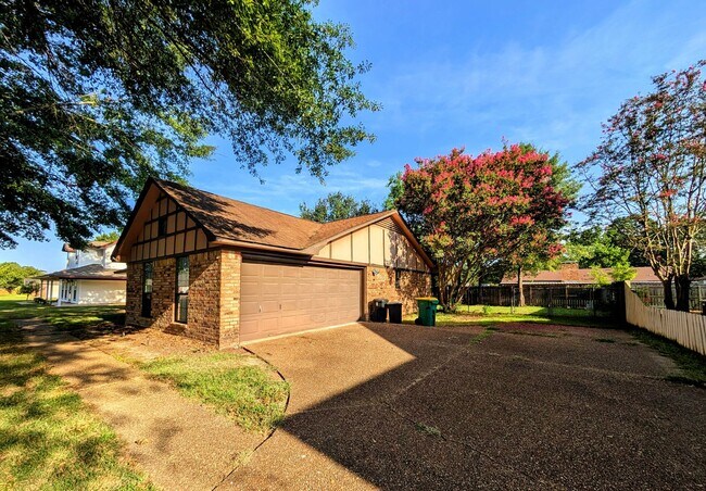 Building Photo - 3008 Brittney Ln