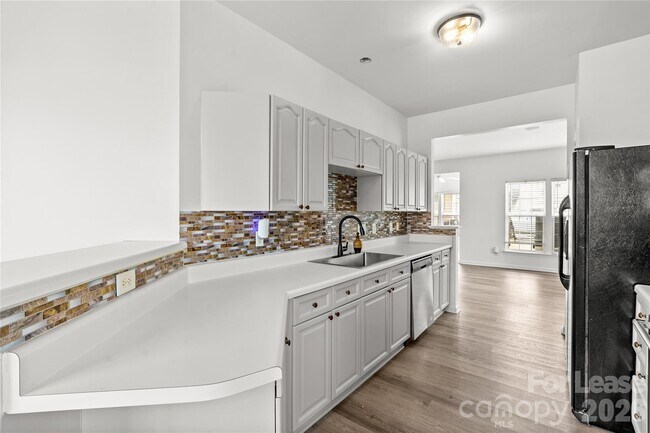 Building Photo - 4930 Prosperity Ridge Rd