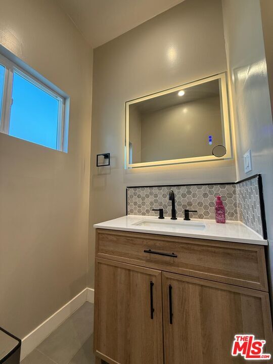 Building Photo - 10905 Olinda St