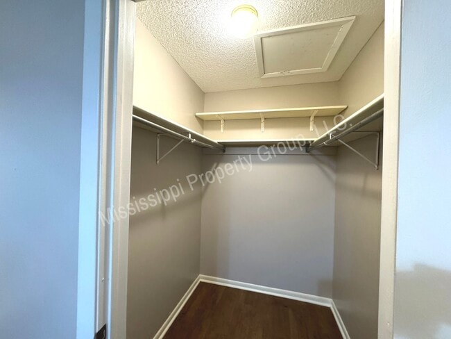 Building Photo - 3BR/2BA Home