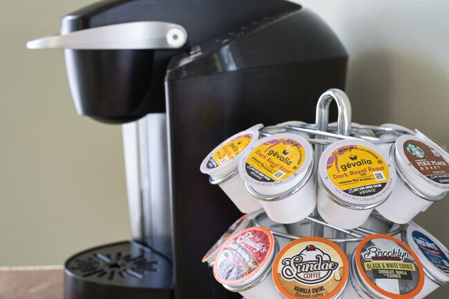 Building Photo - 913 Penn St