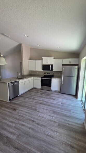 Building Photo - 14843 SW 21st Pl