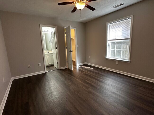 Building Photo - 1998 Wrightsboro Rd