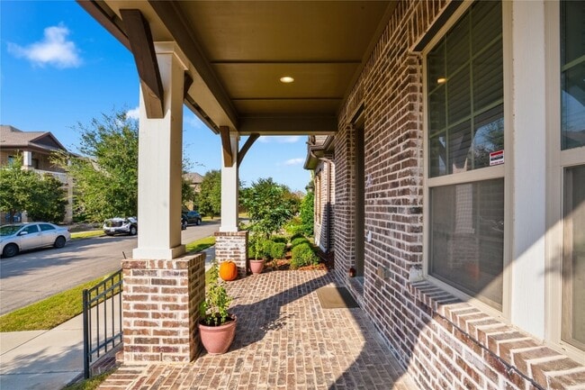 Building Photo - 4301 Meadow Hawk Dr