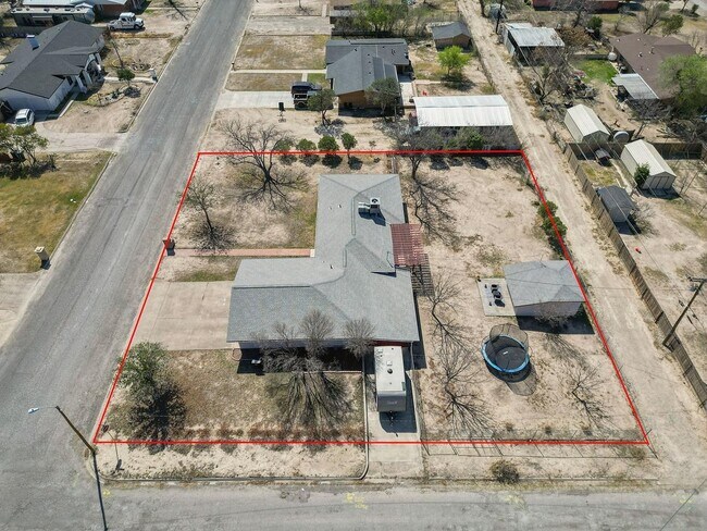 Building Photo - 208 N Broadview St