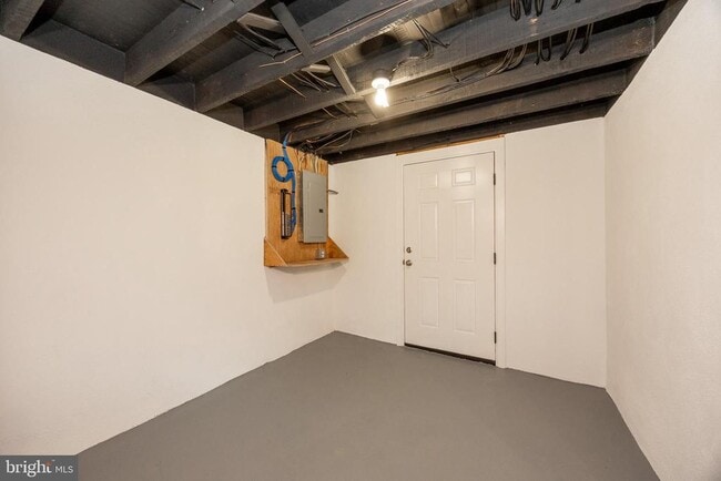 Building Photo - 559 A St