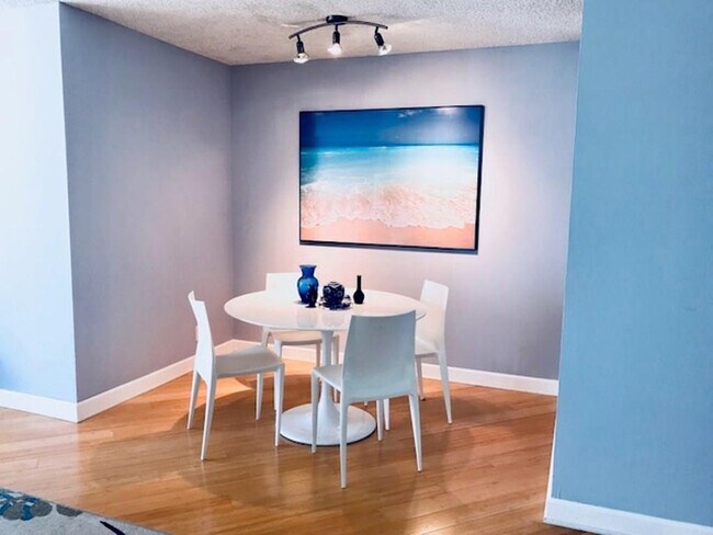 Building Photo - 2200 NE 33rd Ave