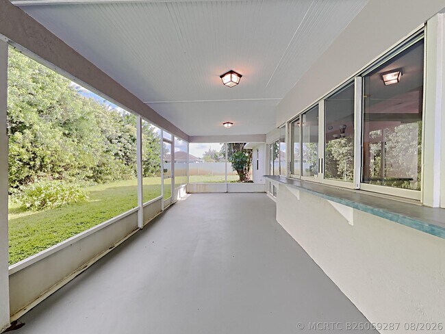 Building Photo - 4215 SW Jarmer Rd