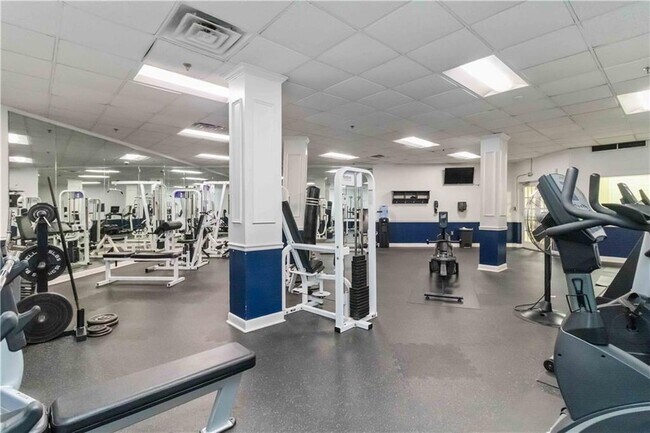 Building Photo - 1501 Clairmont Rd