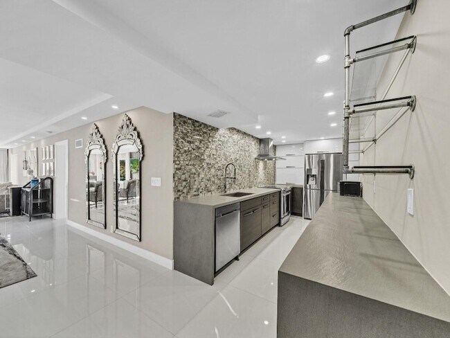 Building Photo - 1151 N Fort Lauderdale Beach Blvd