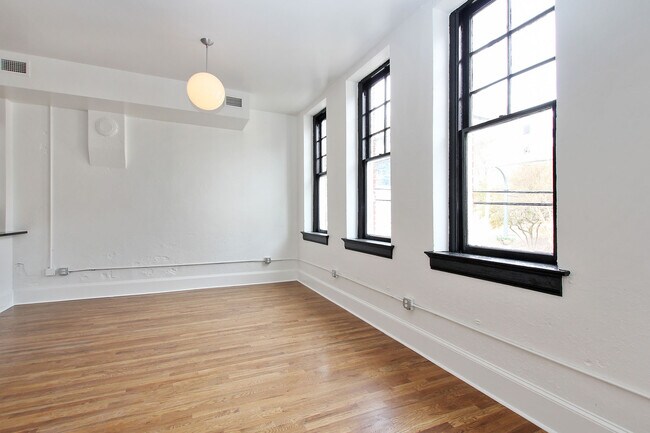 Building Photo - 145 Auburn Ave NE