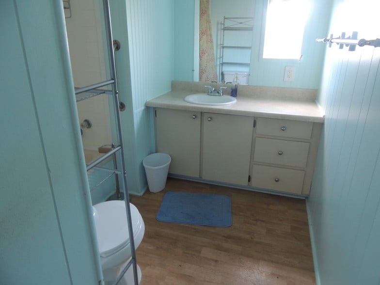 NEWLY PAINTED BATHROOM - 7424 Egress Ln