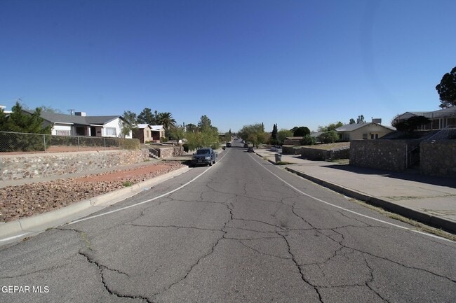 Building Photo - 3200 Richmond Ave