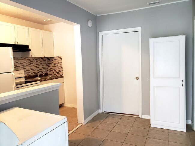 Building Photo - 1839 Salem Rd