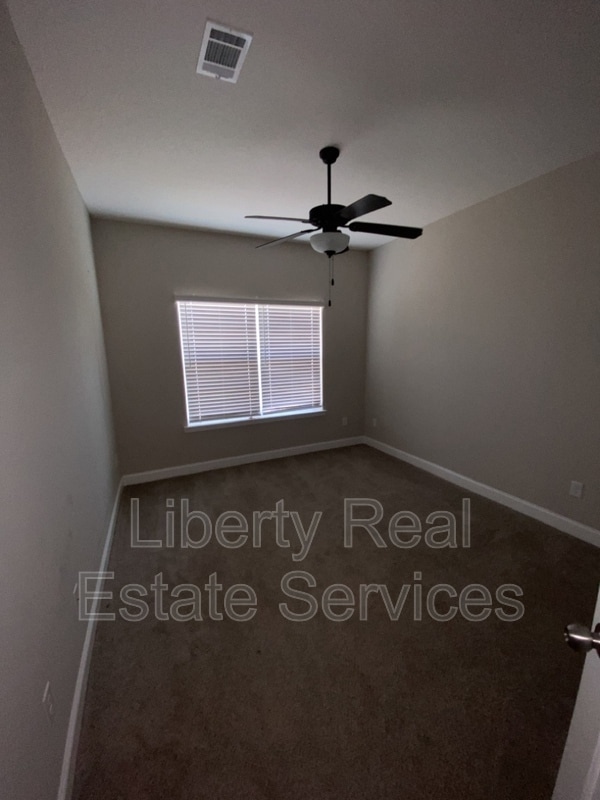 Building Photo - 729 Burke Dr