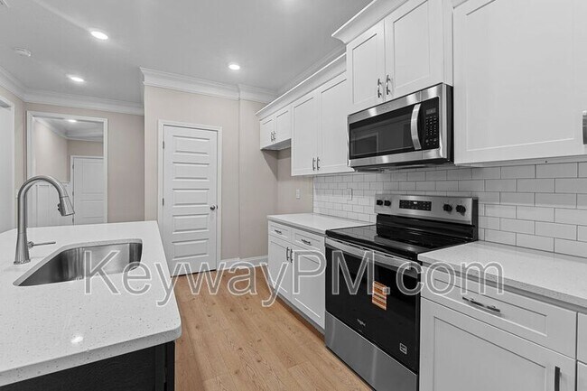 Building Photo - 563 Yuma Ln