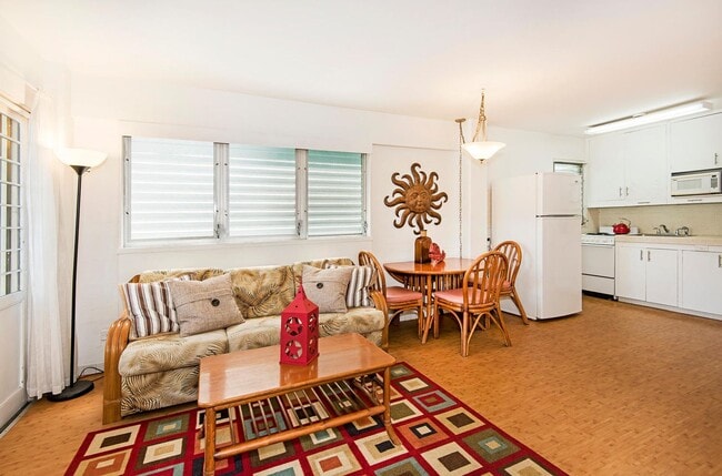 Building Photo - Diamond Head Ambassador #201