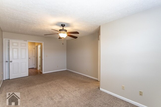 Building Photo - 105 Shara Dr