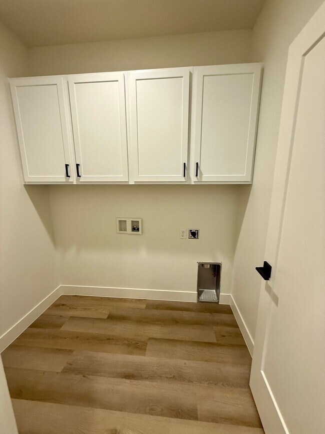 Building Photo - Adorable 3-BR Home In The Heart of Washington